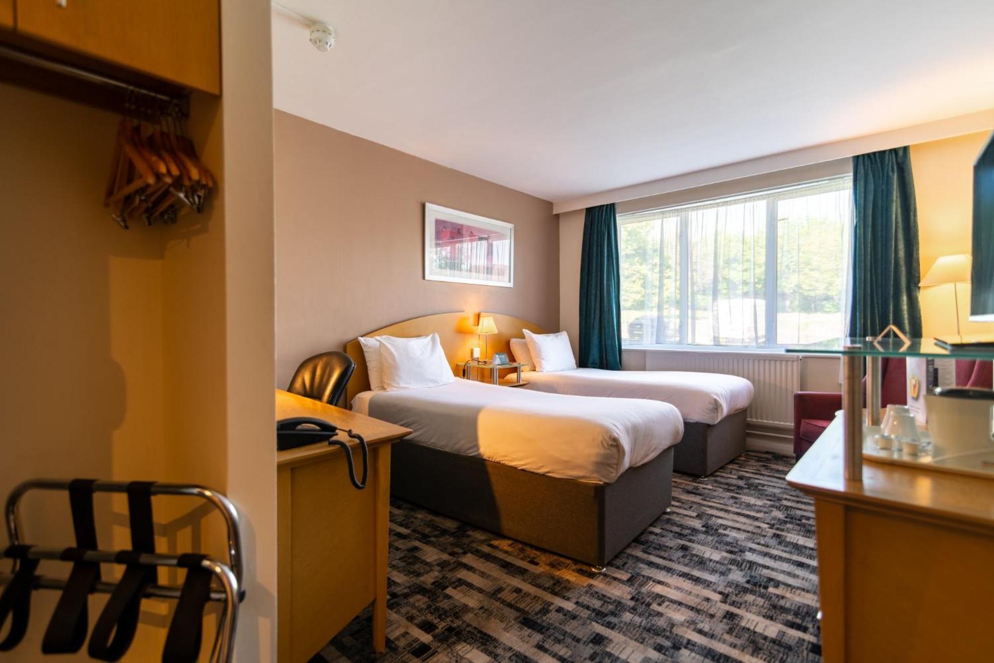 Holiday Inn Ashford North Exterior foto